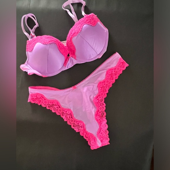 CLEARANCE $50 Victoria’s Secret 34C Satin & Lace Demi bra set 34C - Picture 2 of 5